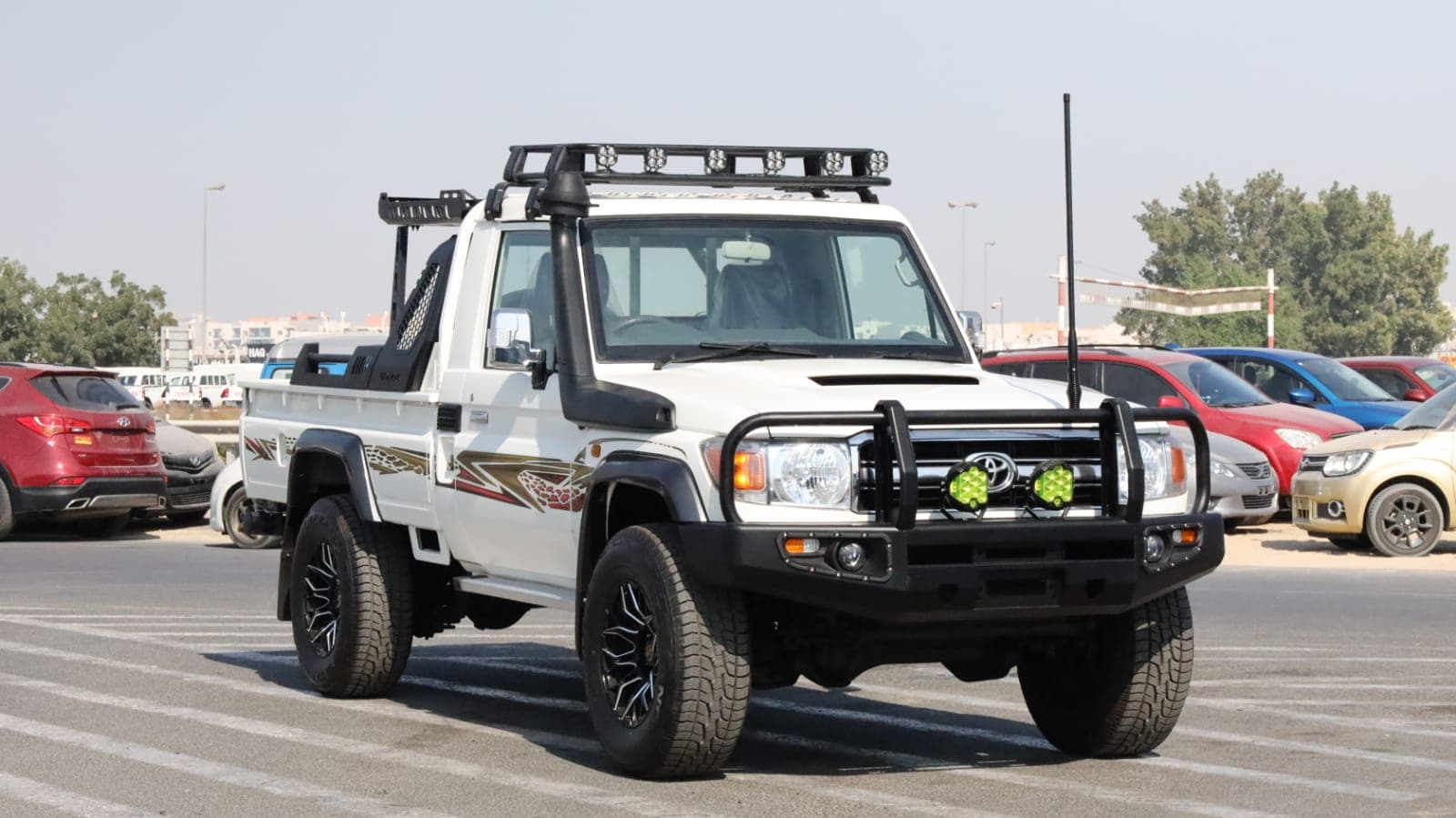 2012 Toyota  Land Cruiser  thumbnail 3