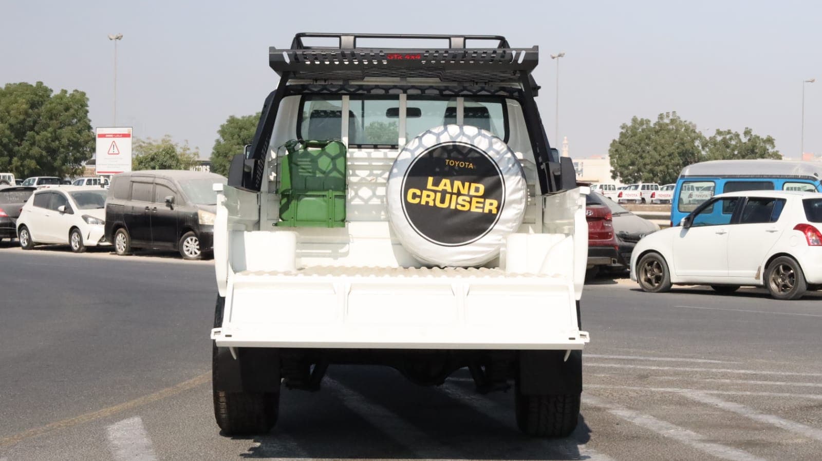 2012 Toyota  Land Cruiser  thumbnail 5
