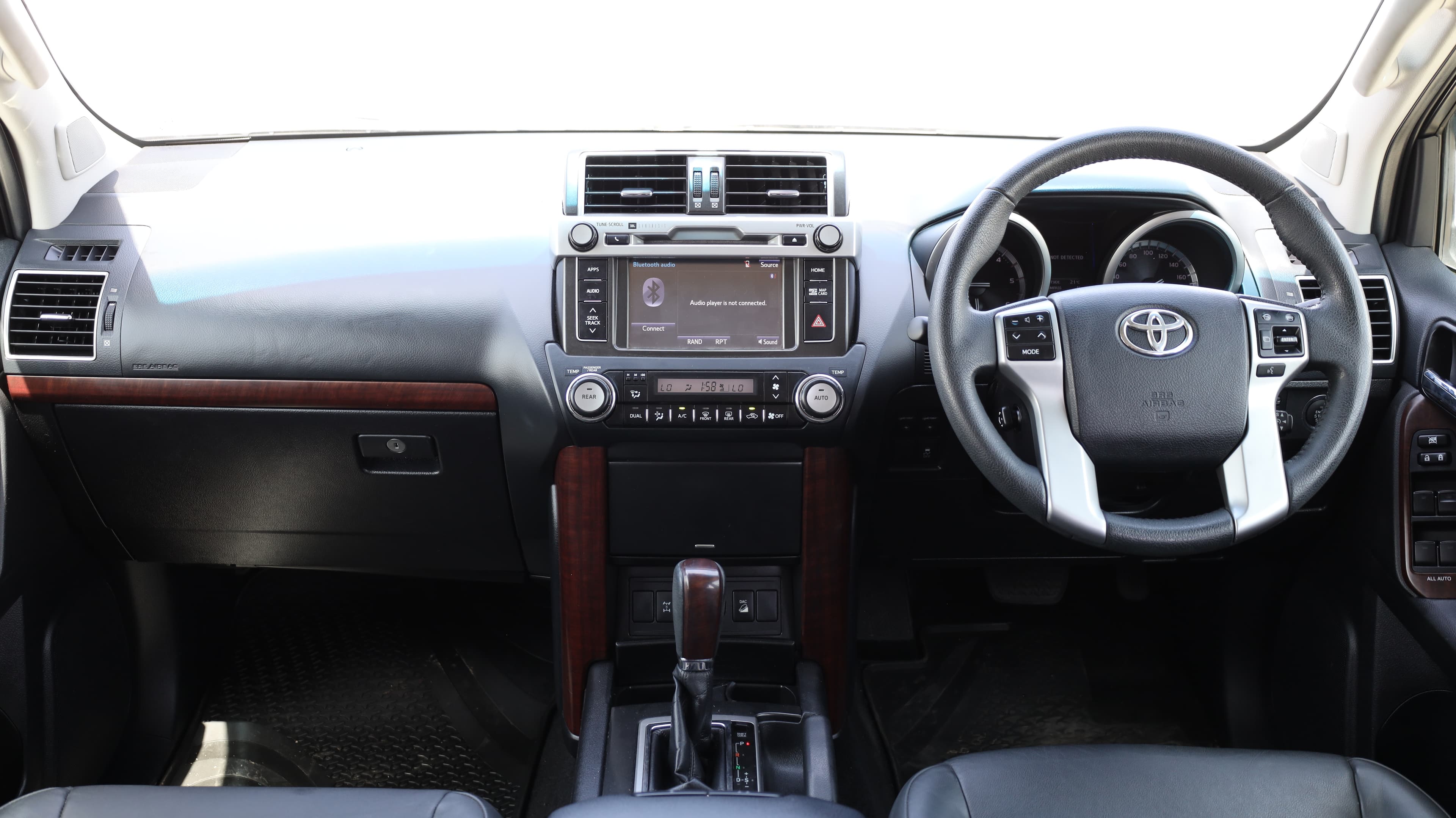 2017 Toyota   Landcruiser Prado thumbnail 10