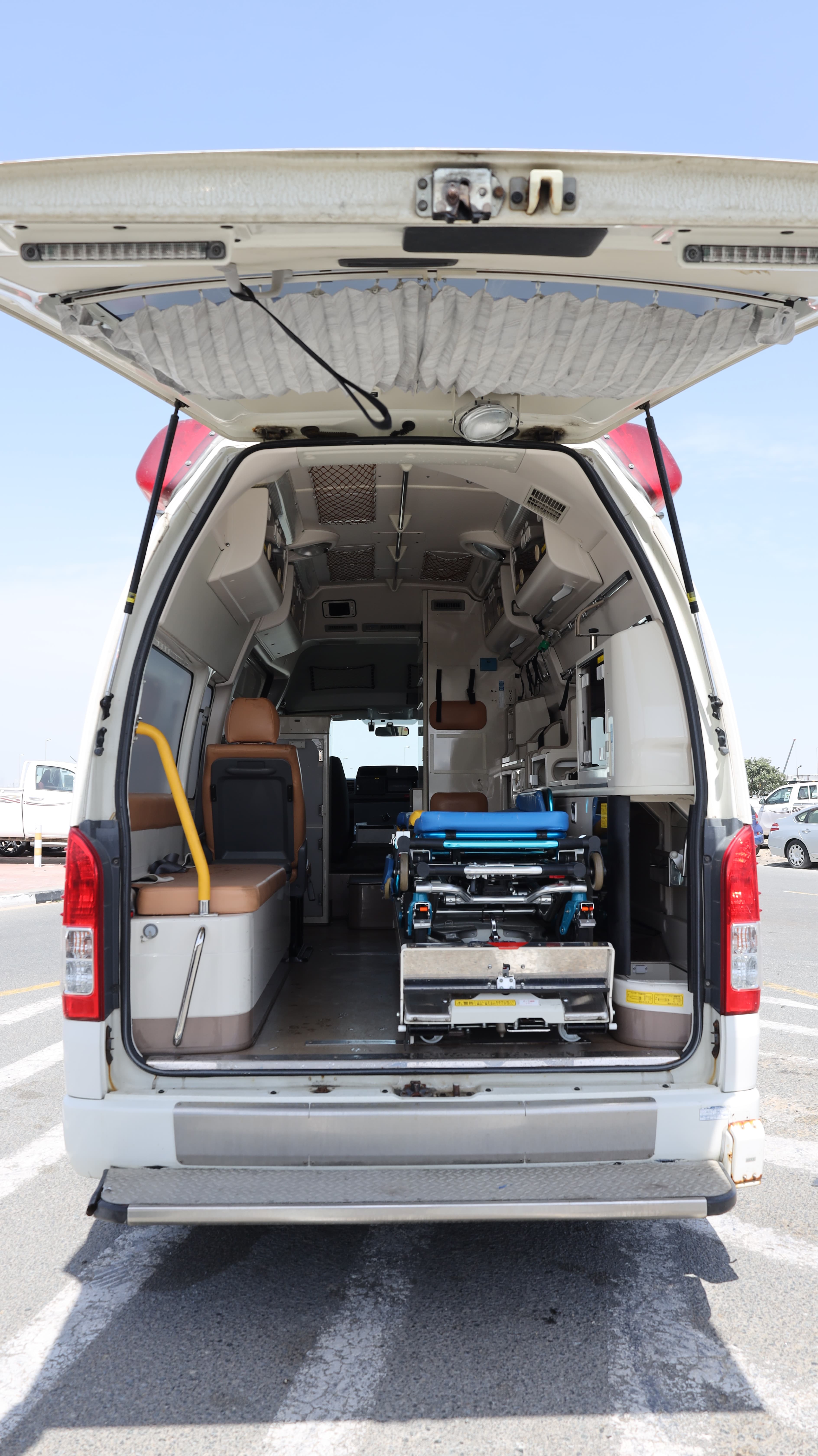 2015 TOYOTA HIACE VAN / TRH226 / 4WD / WITH ALL FIRST AID EQUIPMENTS  thumbnail 7