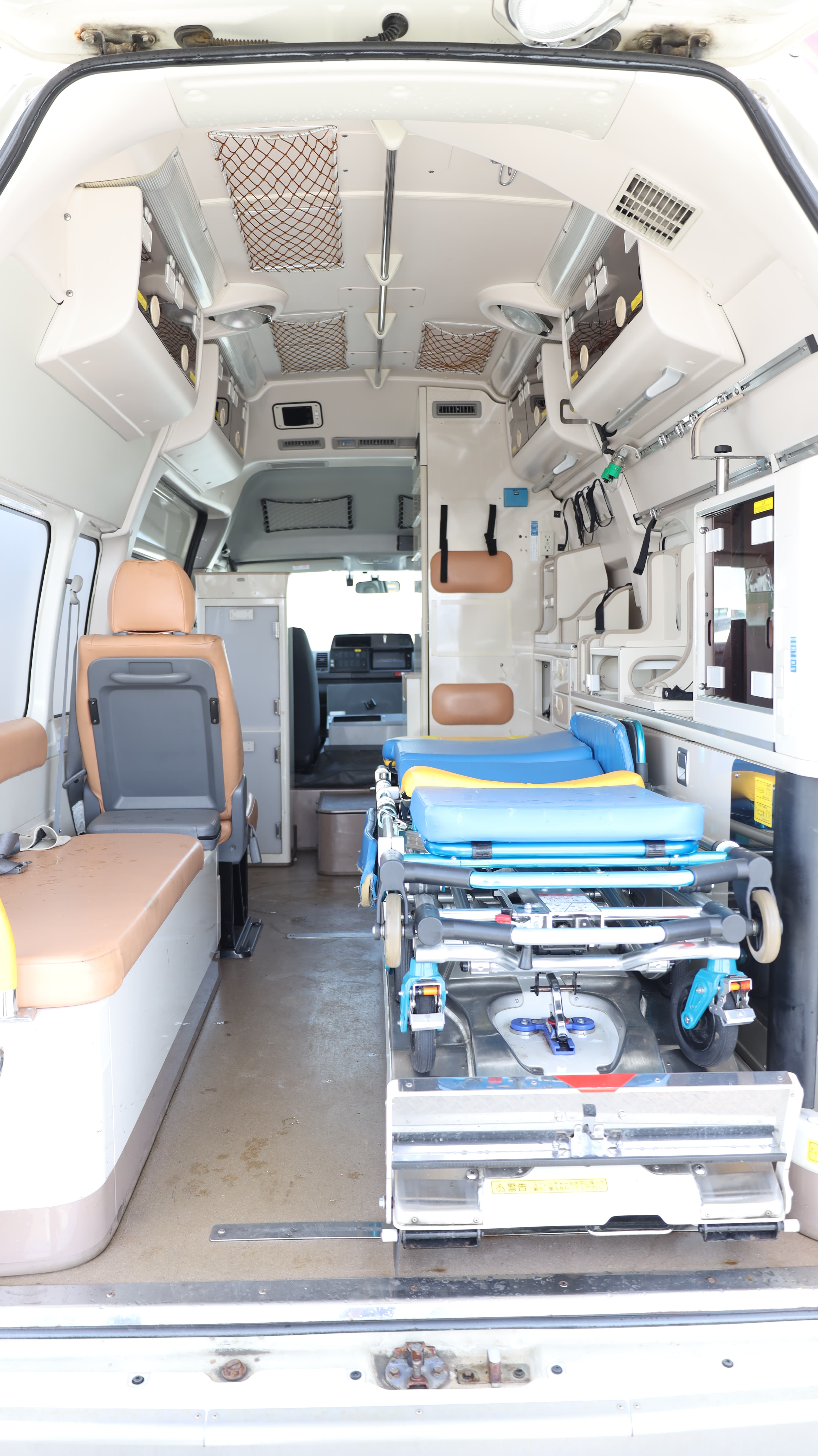 2015 TOYOTA HIACE VAN / TRH226 / 4WD / WITH ALL FIRST AID EQUIPMENTS  thumbnail 8
