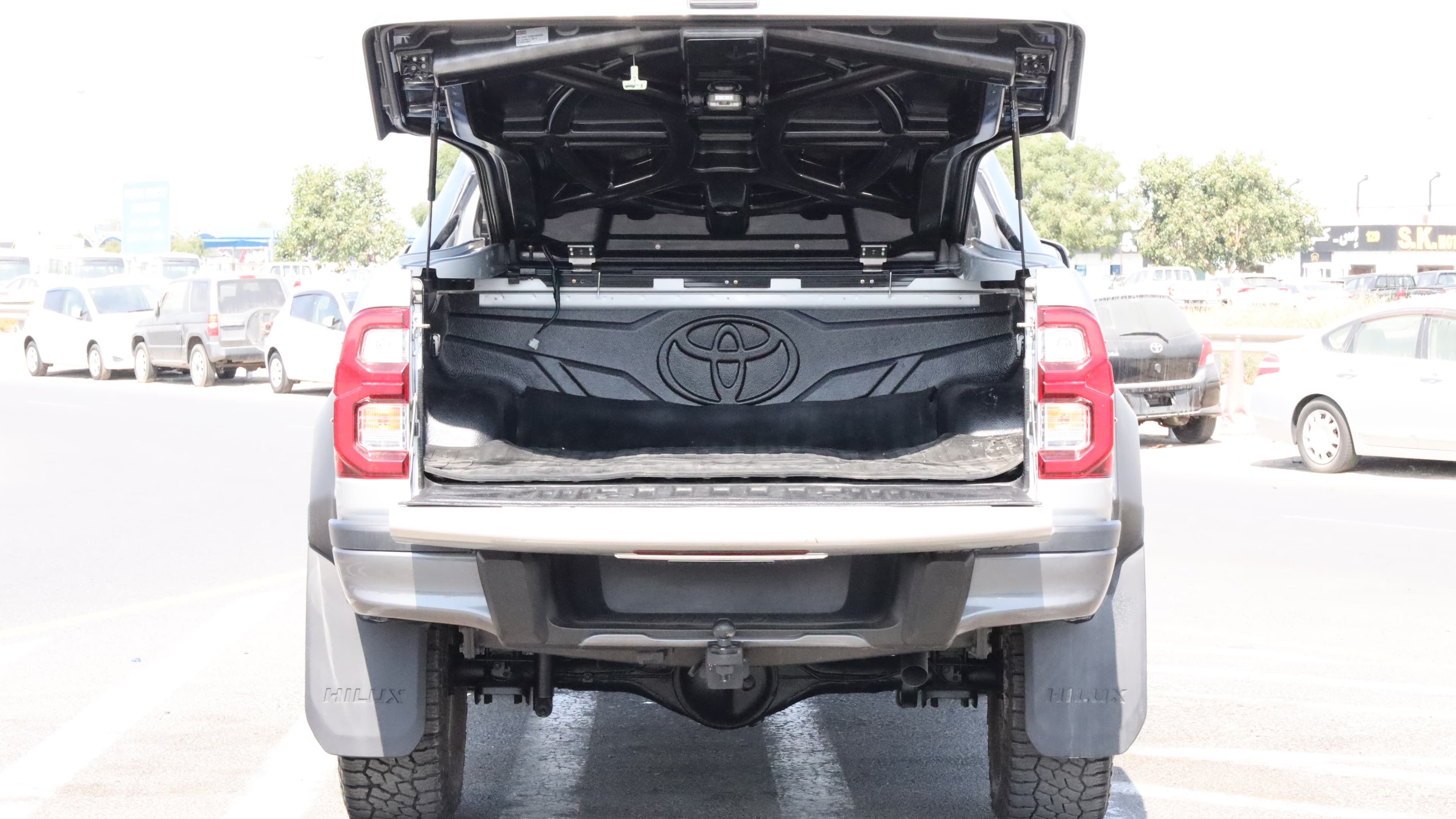 2026 TOYOTA TOYOTA HILUX GR / 2.8 DSL A/T TURBO/WITH BODY KIT  thumbnail 7