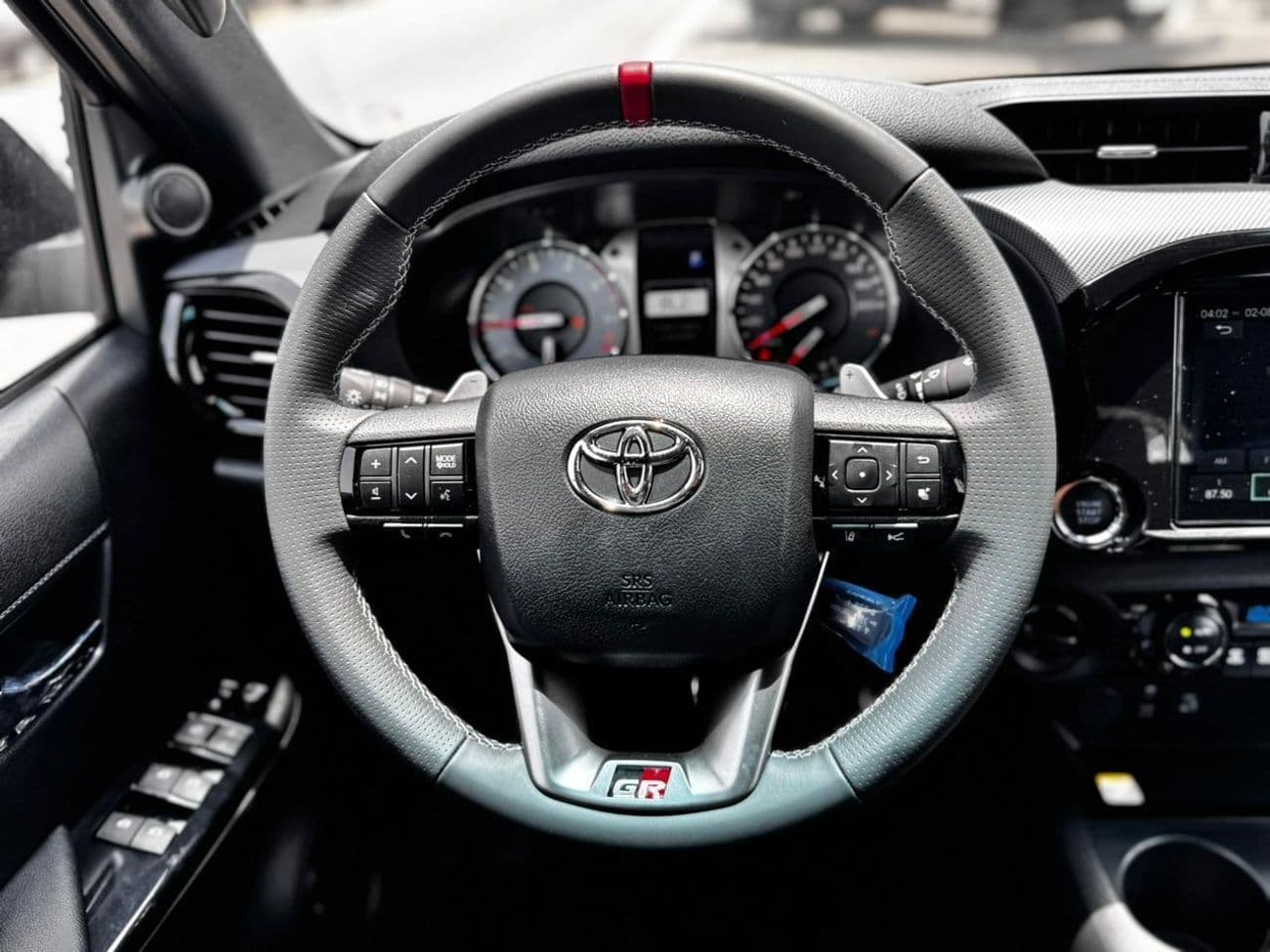2025 Toyota Hilux GR SPORT thumbnail 8