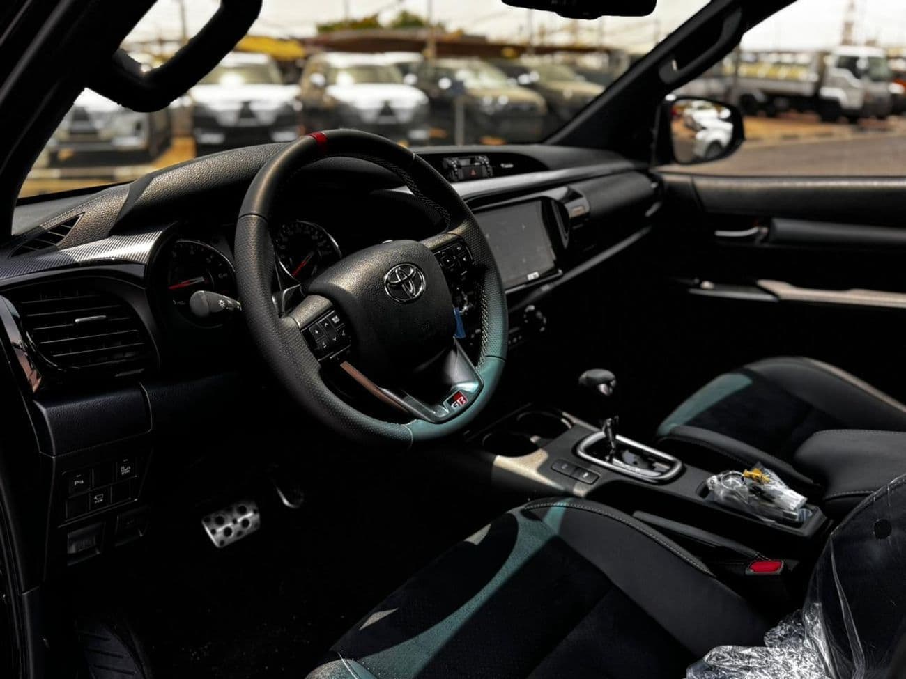 2025 Toyota Hilux GR SPORT thumbnail 10