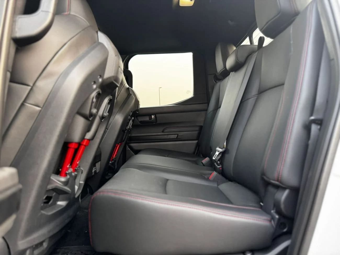 2026 Toyota Toyota Tacoma 2.4L V4 TRD PRO I-FORCE MAX Hybrid thumbnail 4