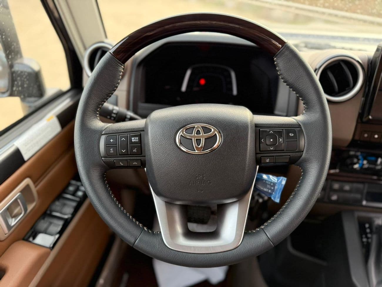 2026 Toyota Land Cruiser Pick Up thumbnail 7