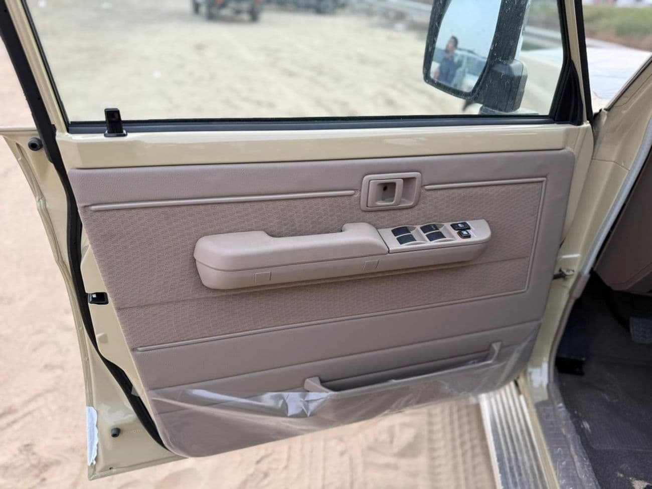 2026 Toyota Land Cruiser 70 4.0 thumbnail 4