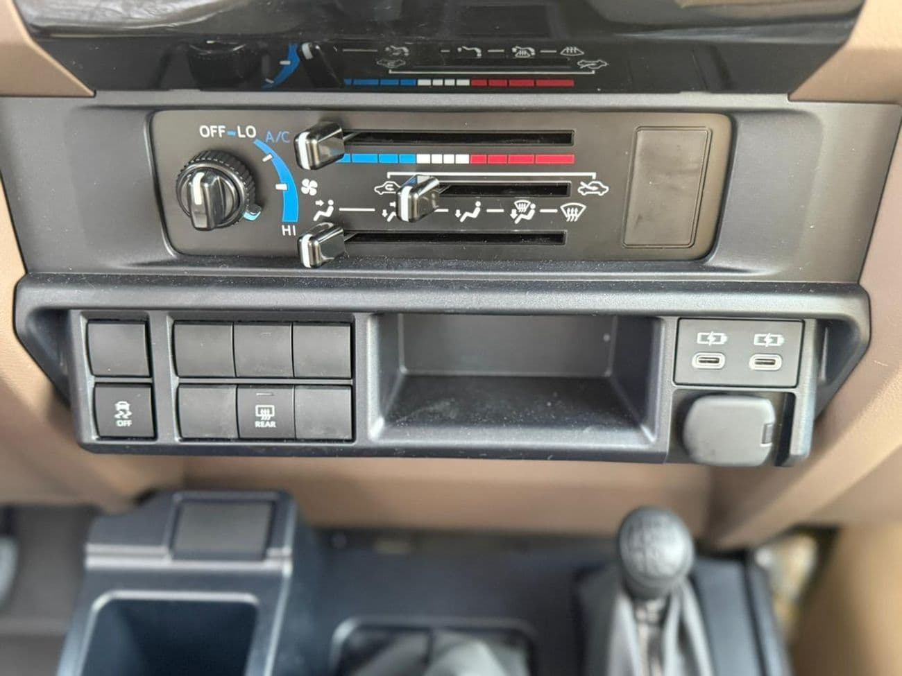 2026 Toyota Land Cruiser 70 4.0 thumbnail 8