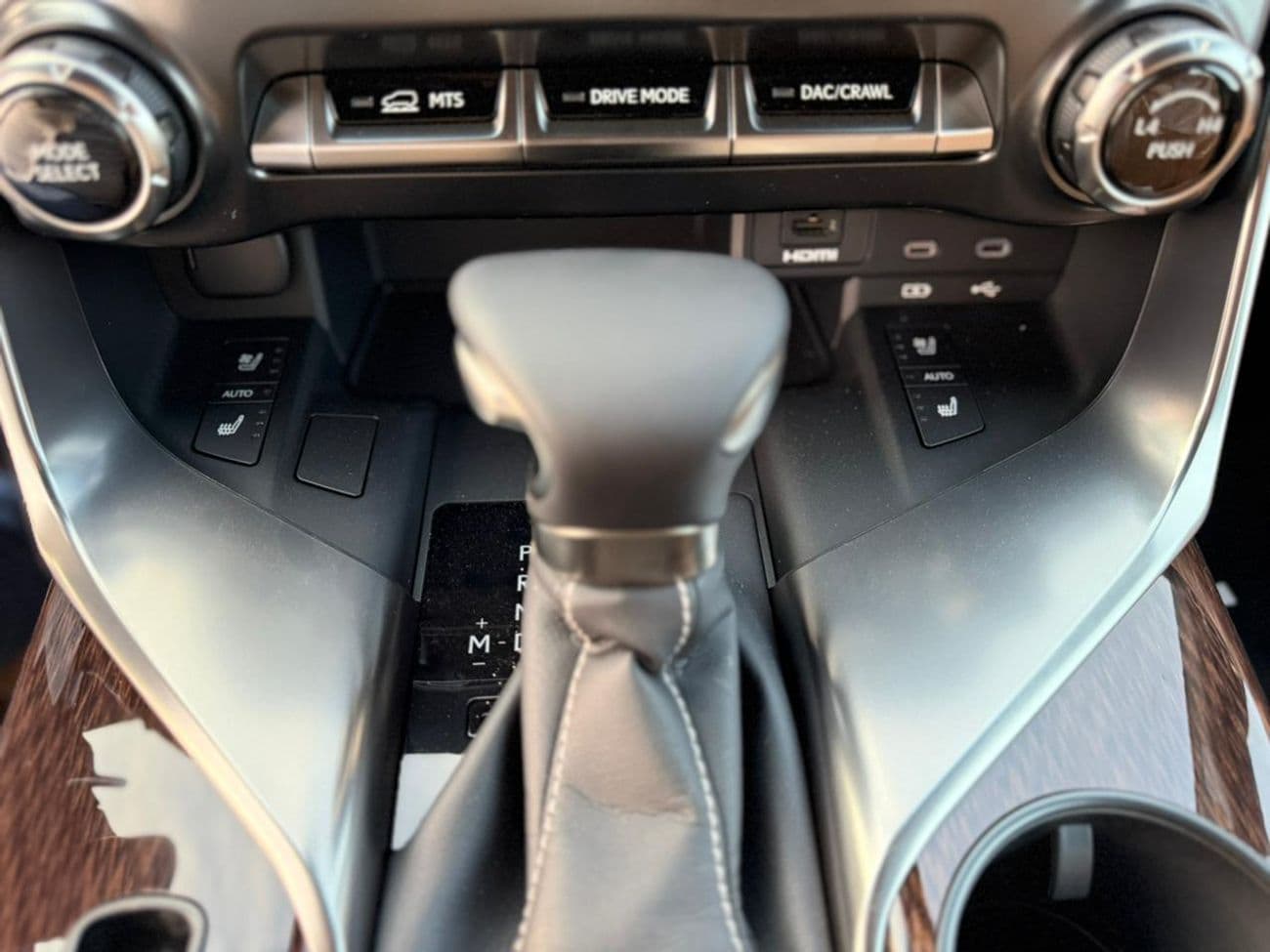 2026 Lexus LX600 SIGNATURE thumbnail 5