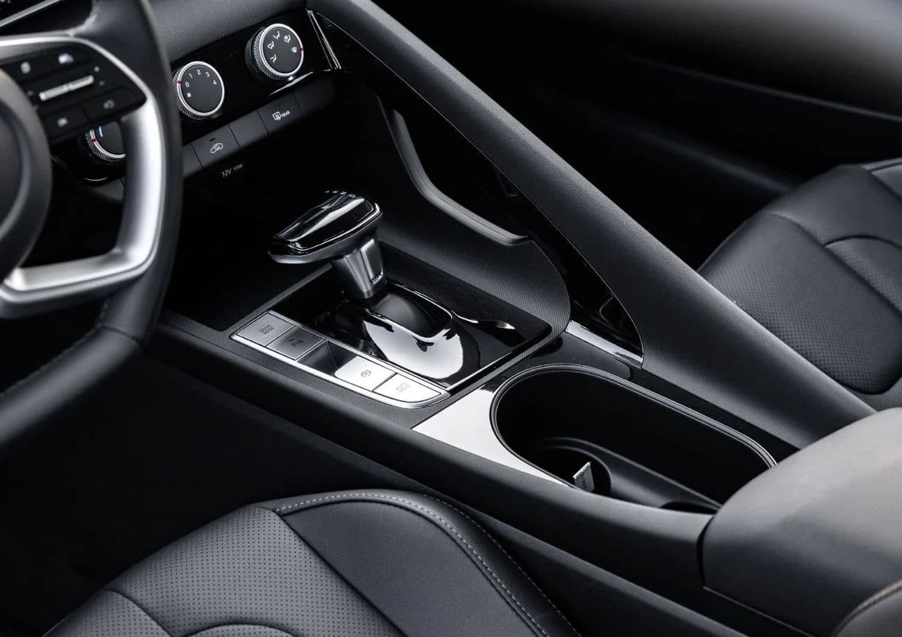 2025 Hyundai Elantra SMART thumbnail 4