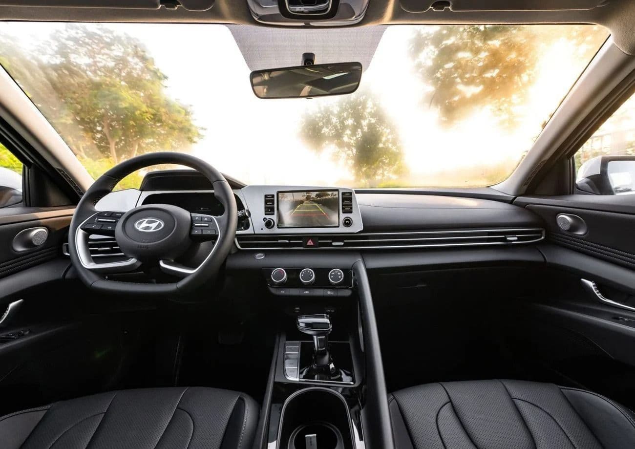 2025 Hyundai Elantra SMART thumbnail 8