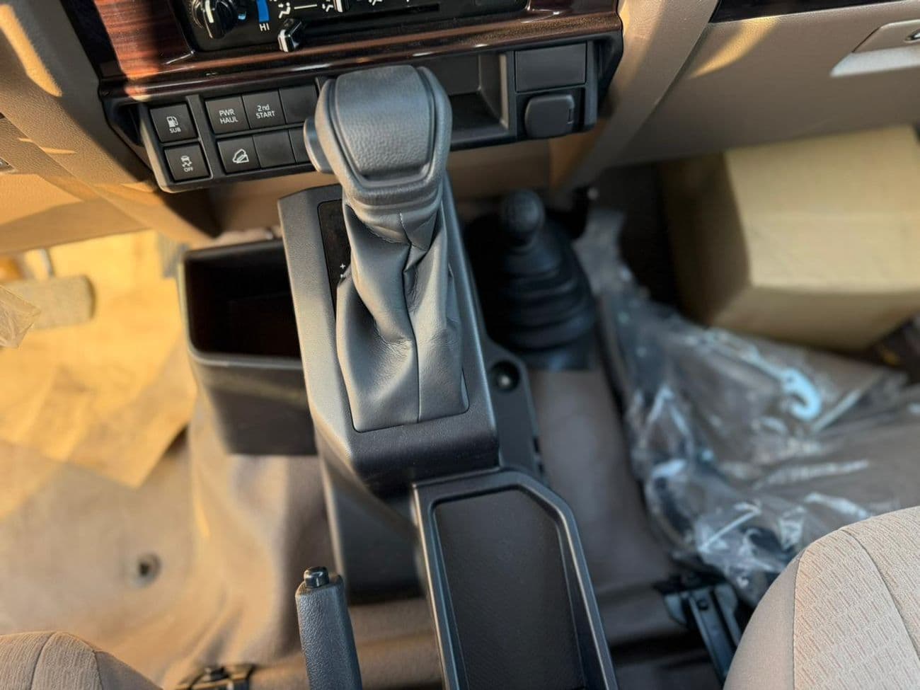 2025 Toyota Land Cruiser Pick Up thumbnail 3