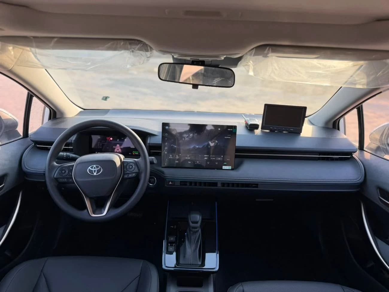 2026 Toyota Corolla Cross XLI HEV thumbnail 5