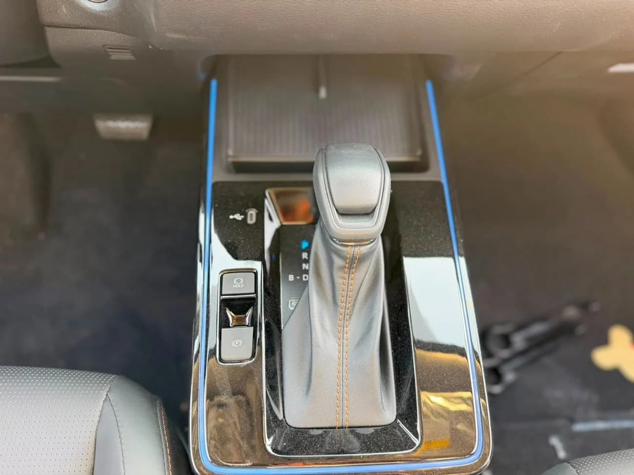 2026 Toyota Corolla Cross XLI HEV thumbnail 8