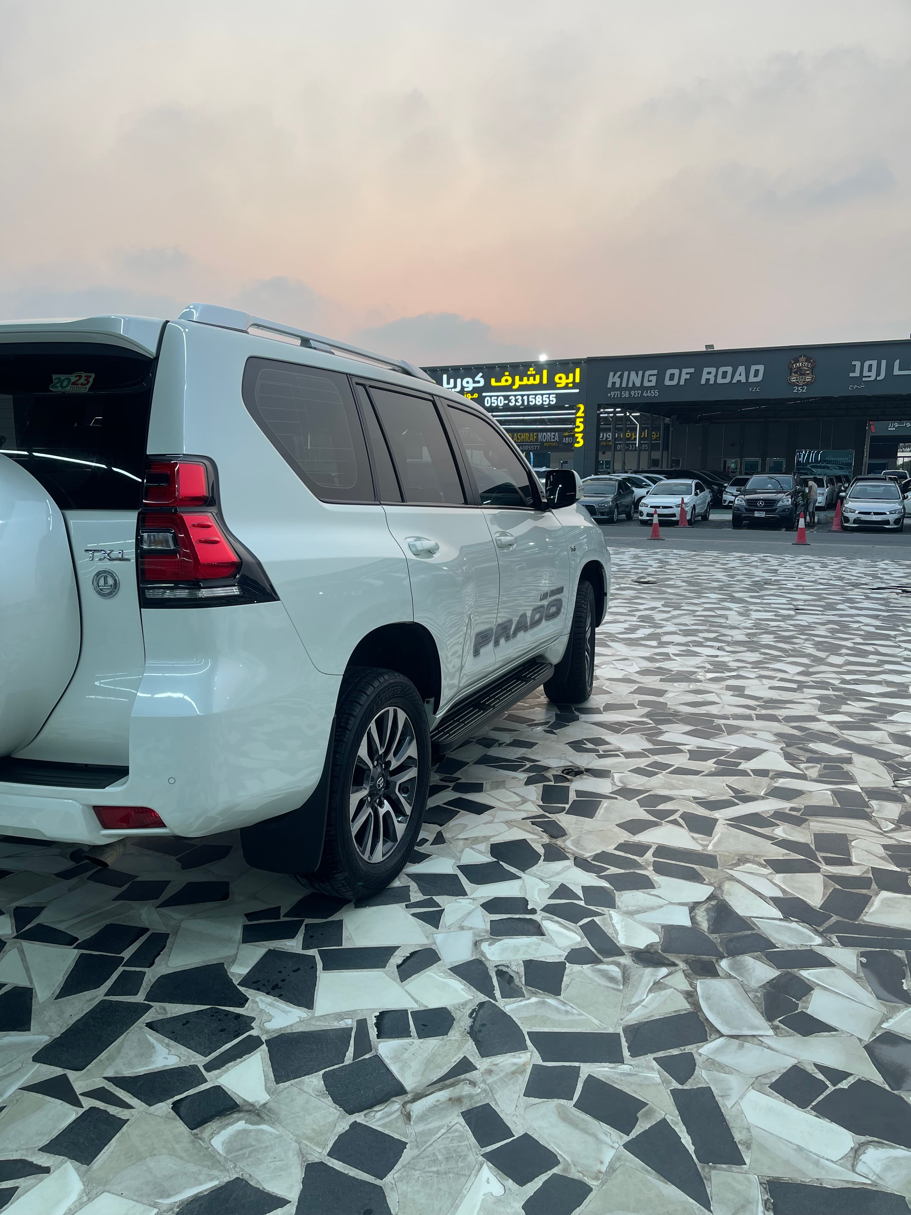 2023 Toyota PRADO thumbnail 2