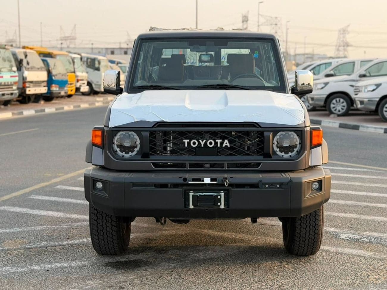 2026 Toyota Land Cruiser 70 LC76 HT VXR thumbnail 2