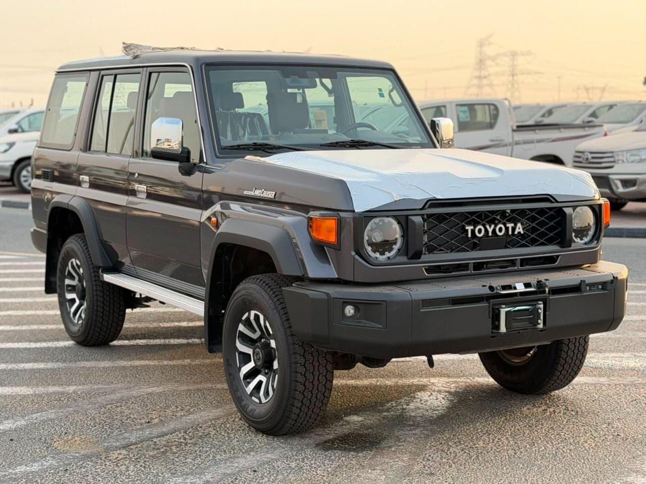 2026 Toyota Land Cruiser 70 LC76 HT VXR thumbnail 3