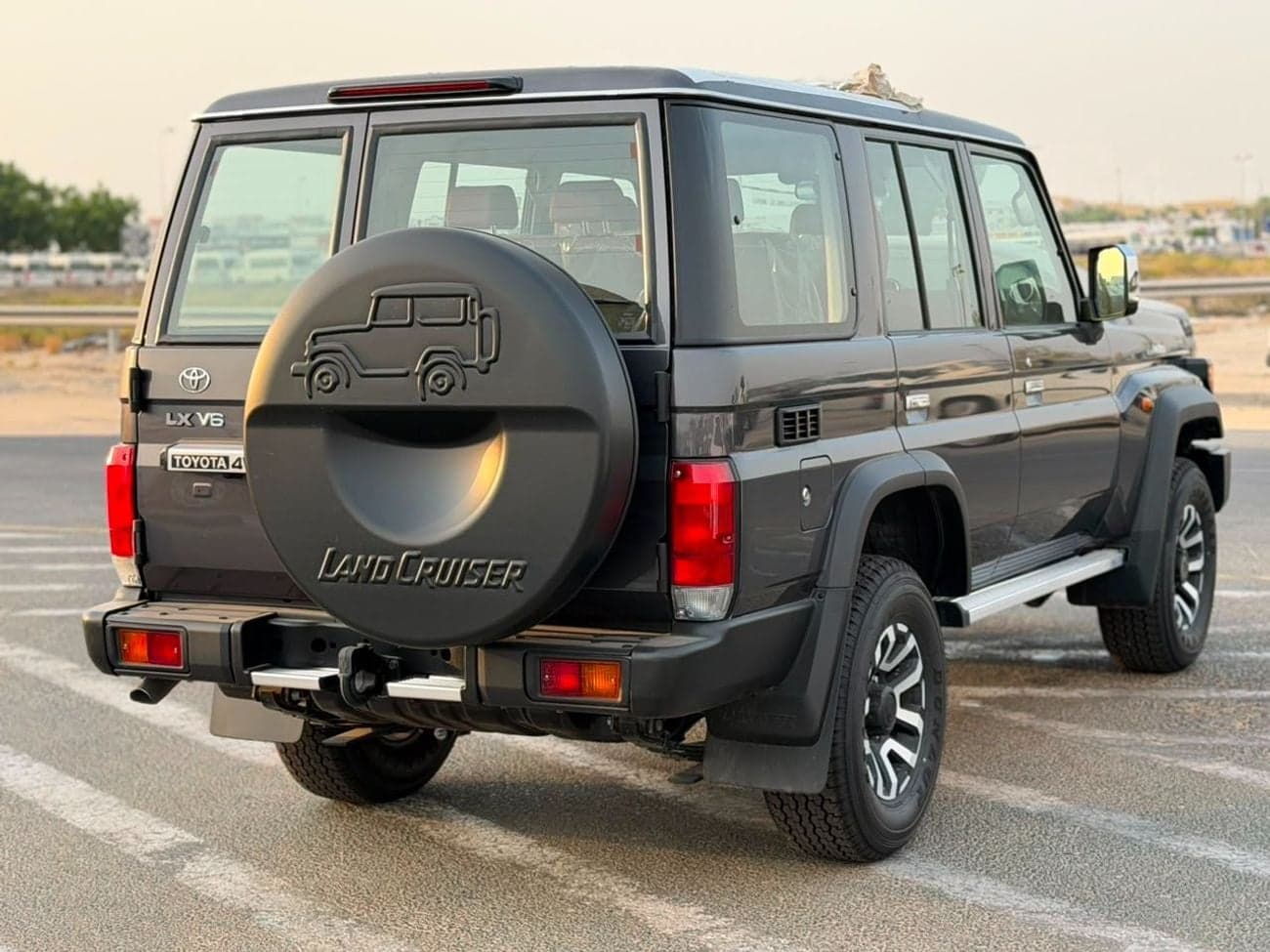 2026 Toyota Land Cruiser 70 LC76 HT VXR thumbnail 6