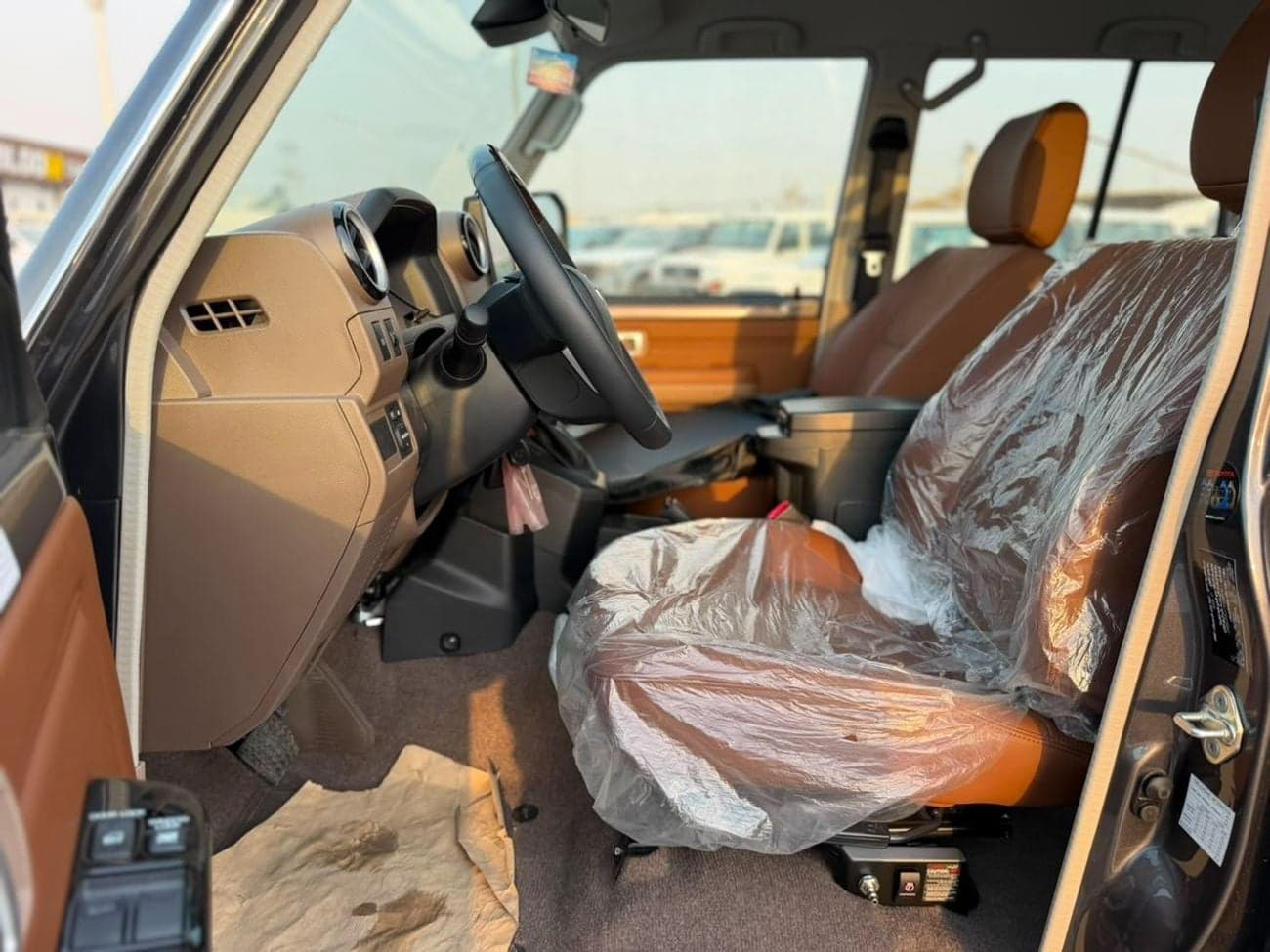 2026 Toyota Land Cruiser 70 LC76 HT VXR thumbnail 10