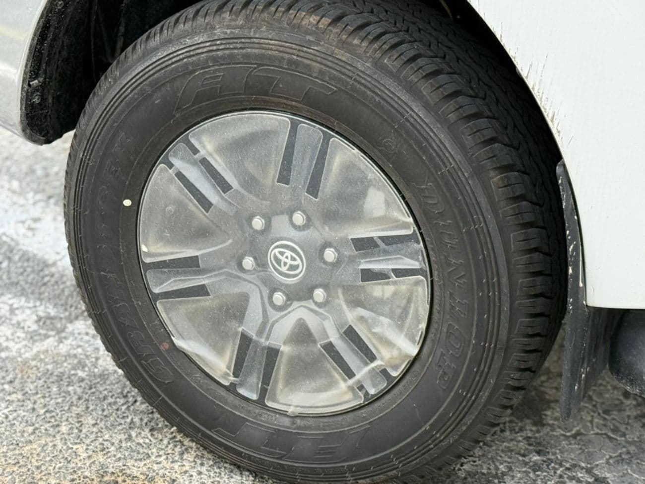 2026 Toyota Hilux GLX 2.7L Omani Spec with Compressor thumbnail 9