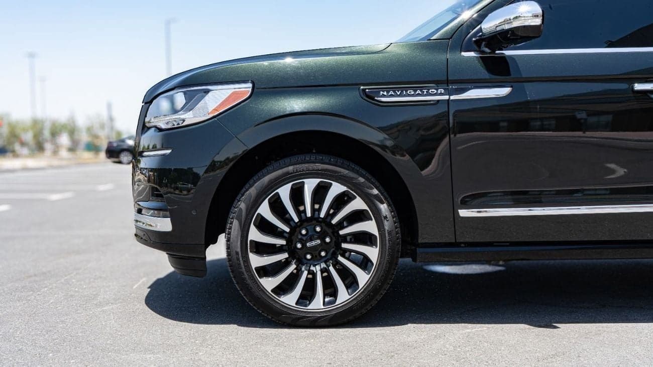 2024 Lincoln Navigator PRESIDENTIAL thumbnail 9