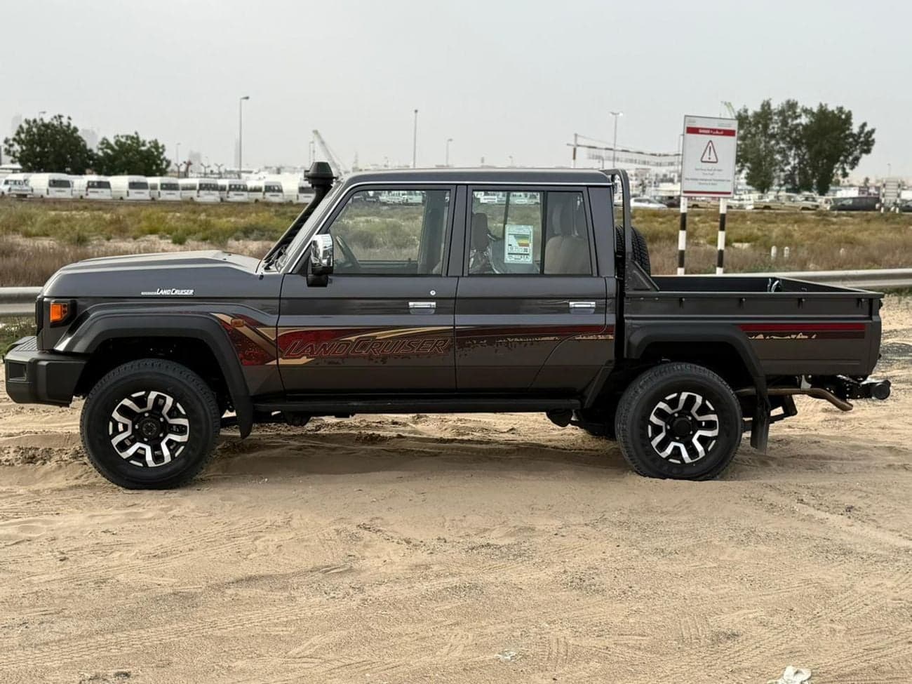 2026 Toyota Land Cruiser Pick Up thumbnail 3