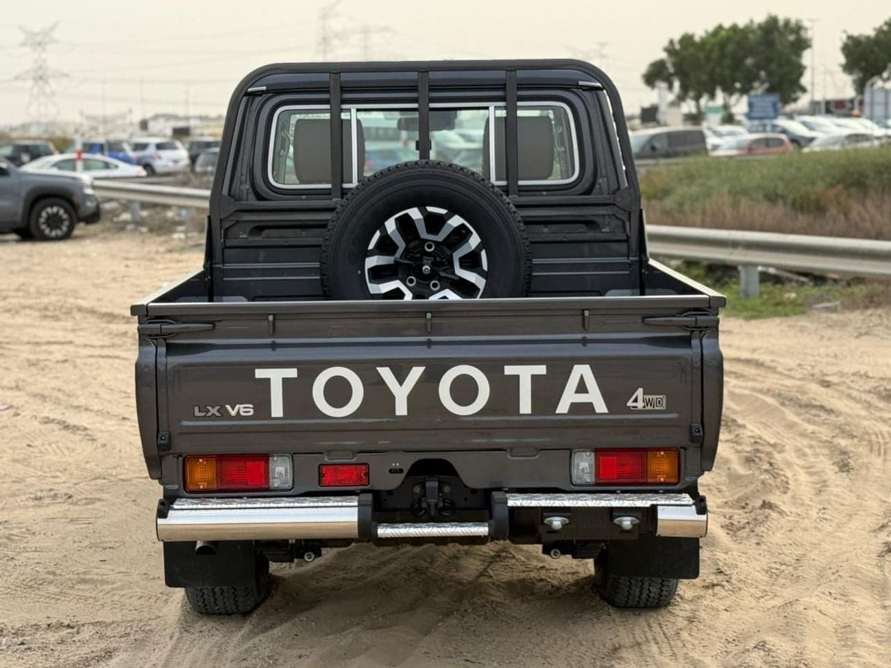 2026 Toyota Land Cruiser Pick Up thumbnail 4