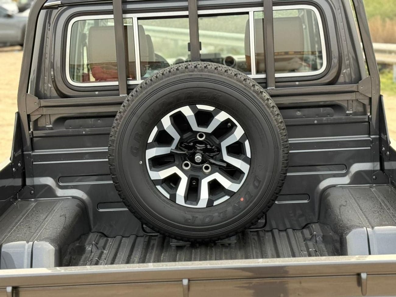 2026 Toyota Land Cruiser Pick Up thumbnail 7