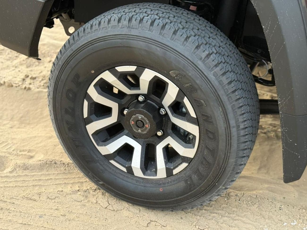 2026 Toyota Land Cruiser Pick Up thumbnail 8