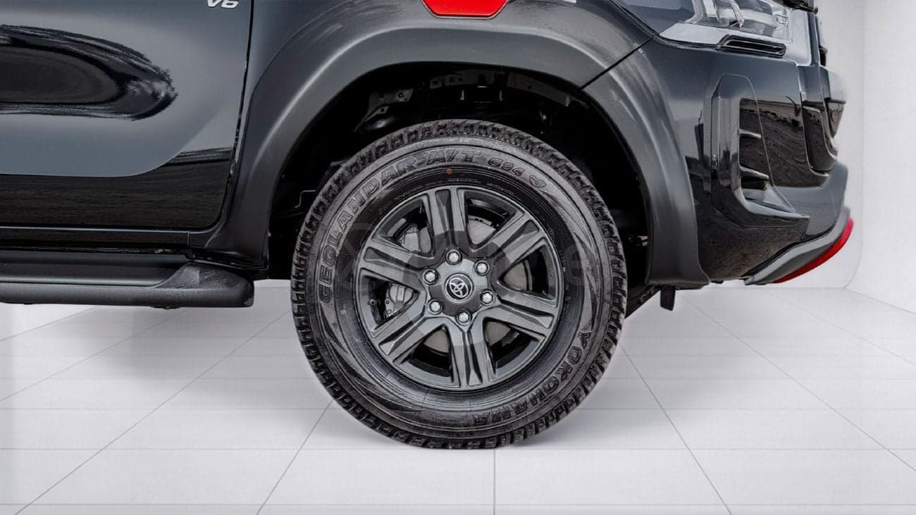 2026 Toyota Hilux TRD thumbnail 6