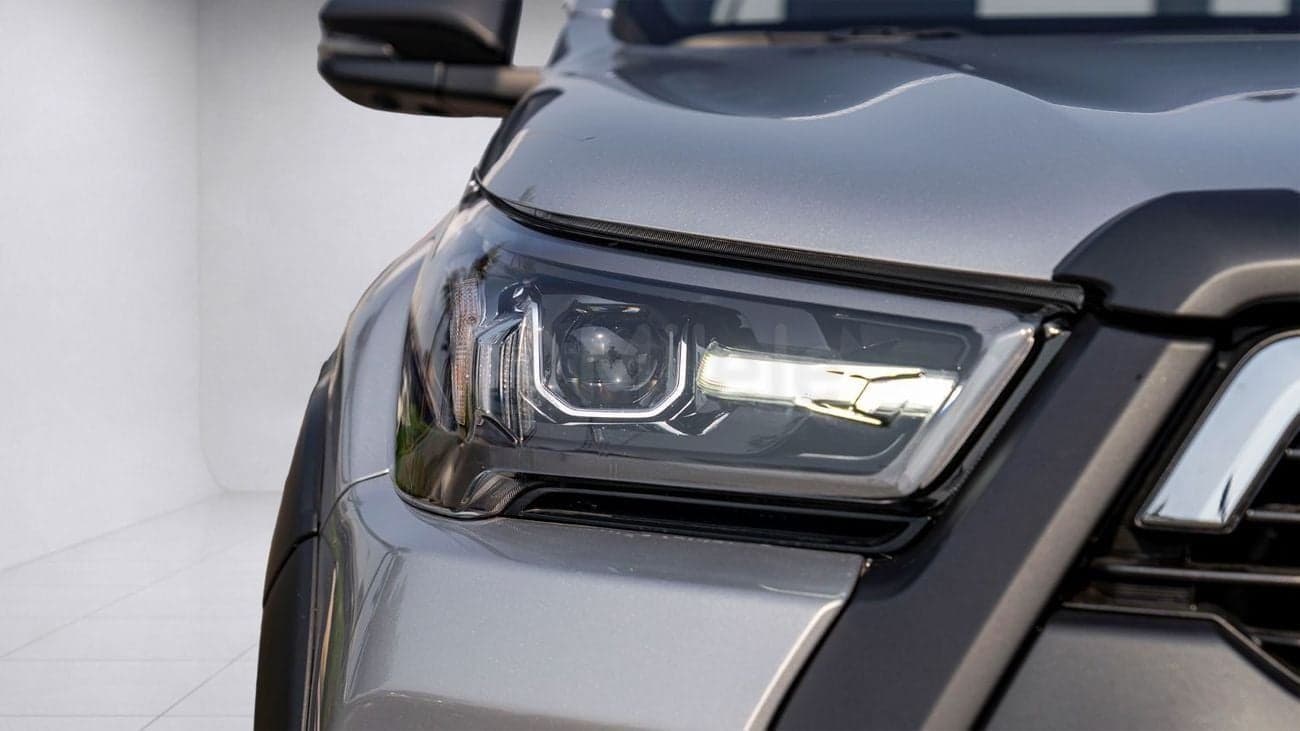2026 Toyota Hilux thumbnail 3