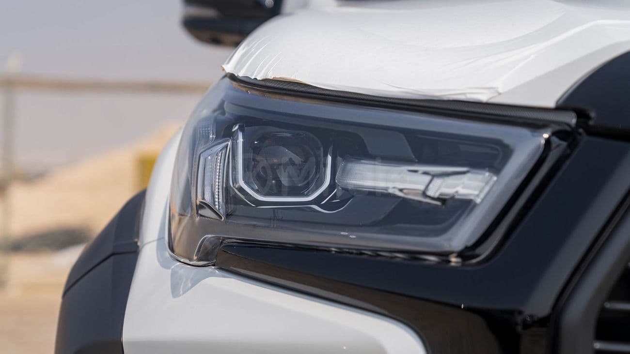 2025 Toyota Hilux GR SPORT thumbnail 3
