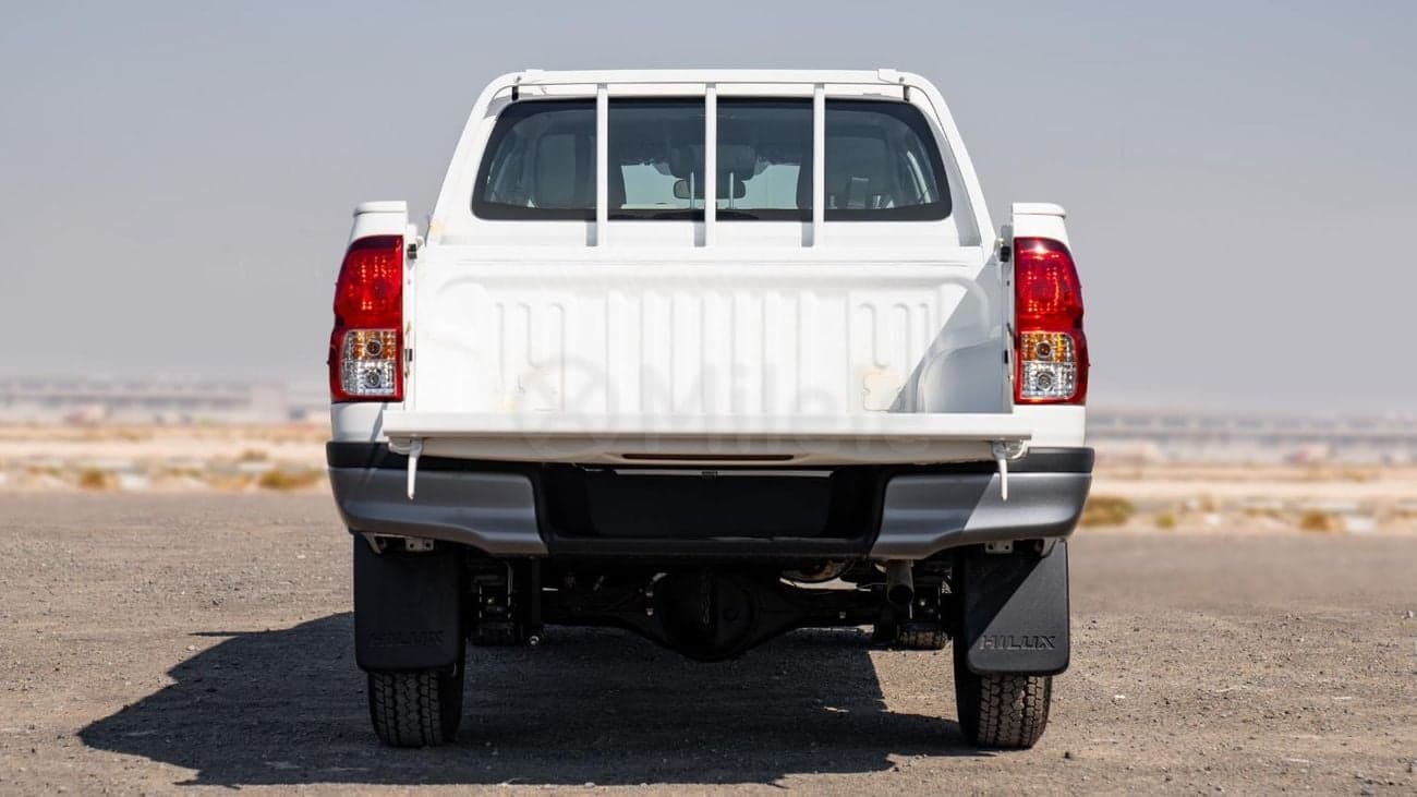 2025 Toyota Hilux thumbnail 9