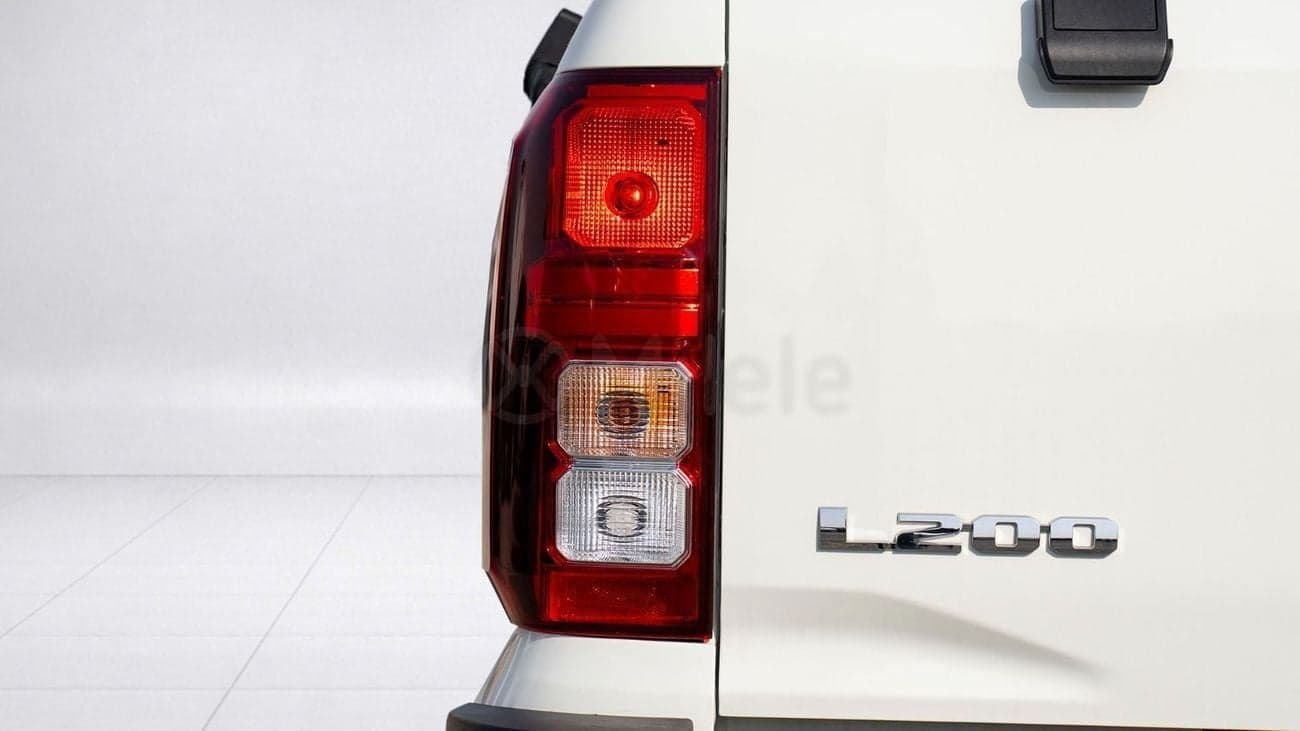 2027 Mitsubishi L200 GL thumbnail 9