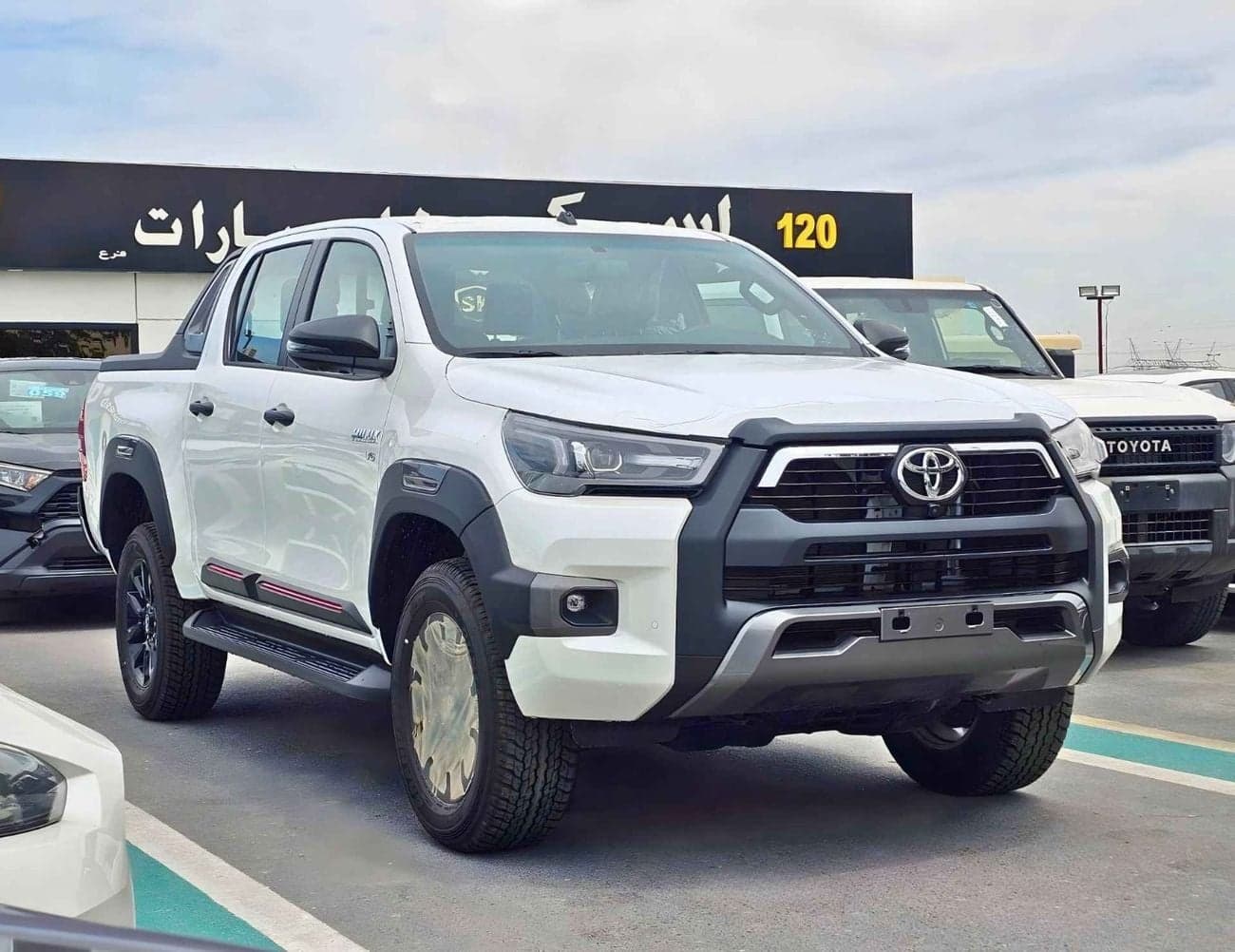 2026 Toyota Hilux ADVENTURE thumbnail 3
