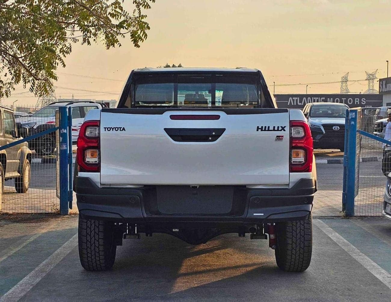 2025 Toyota Hilux GR SPORT thumbnail 4