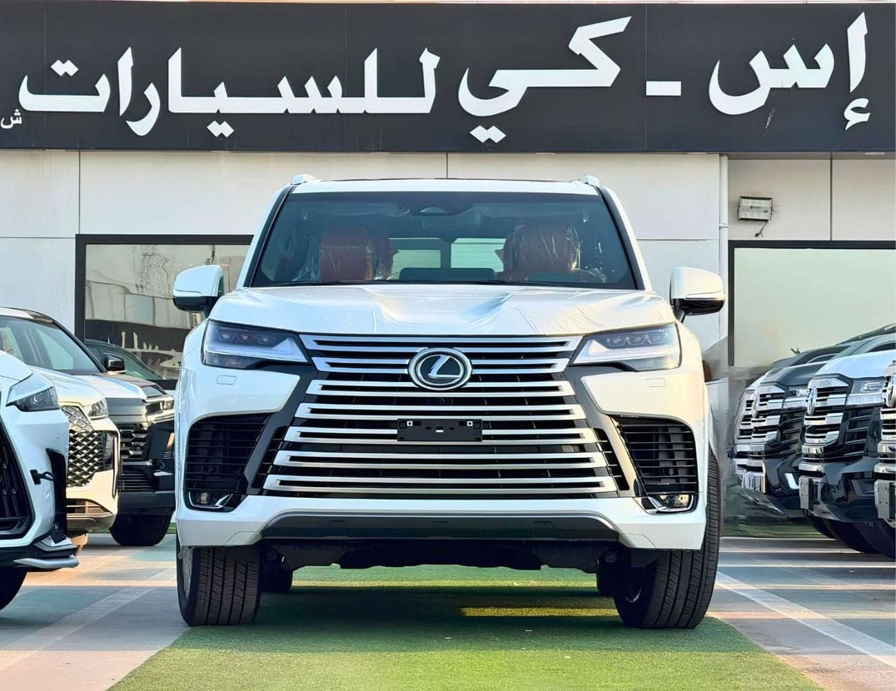 2026 Lexus LX600 VIP thumbnail 2