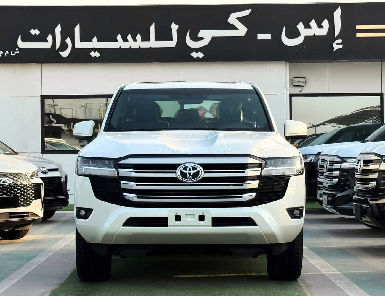 2026 Toyota Land Cruiser GXR thumbnail 2