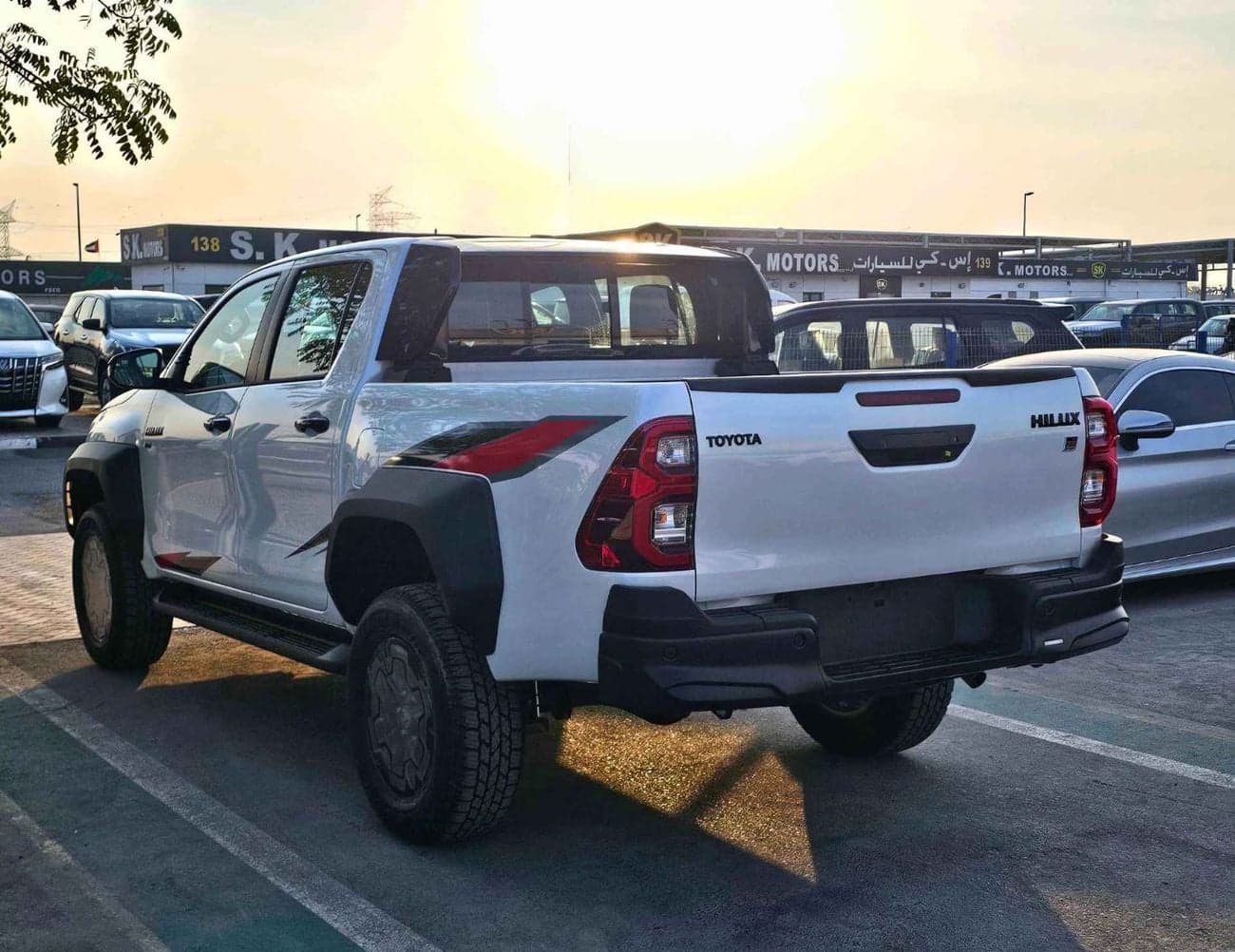 2025 Toyota Hilux GR SPORT thumbnail 6