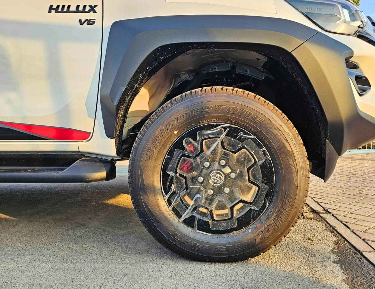 2025 Toyota Hilux GR SPORT thumbnail 9