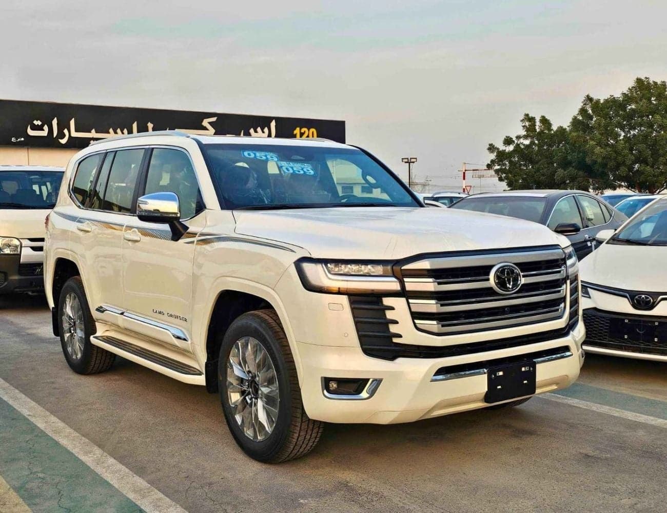 2026 Toyota Land Cruiser VX thumbnail 3