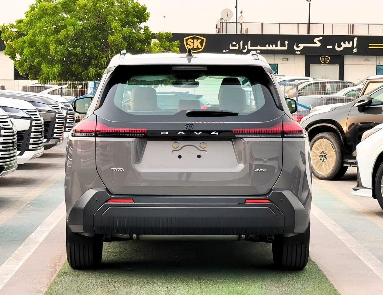 2026 Toyota RAV4 XLE thumbnail 4