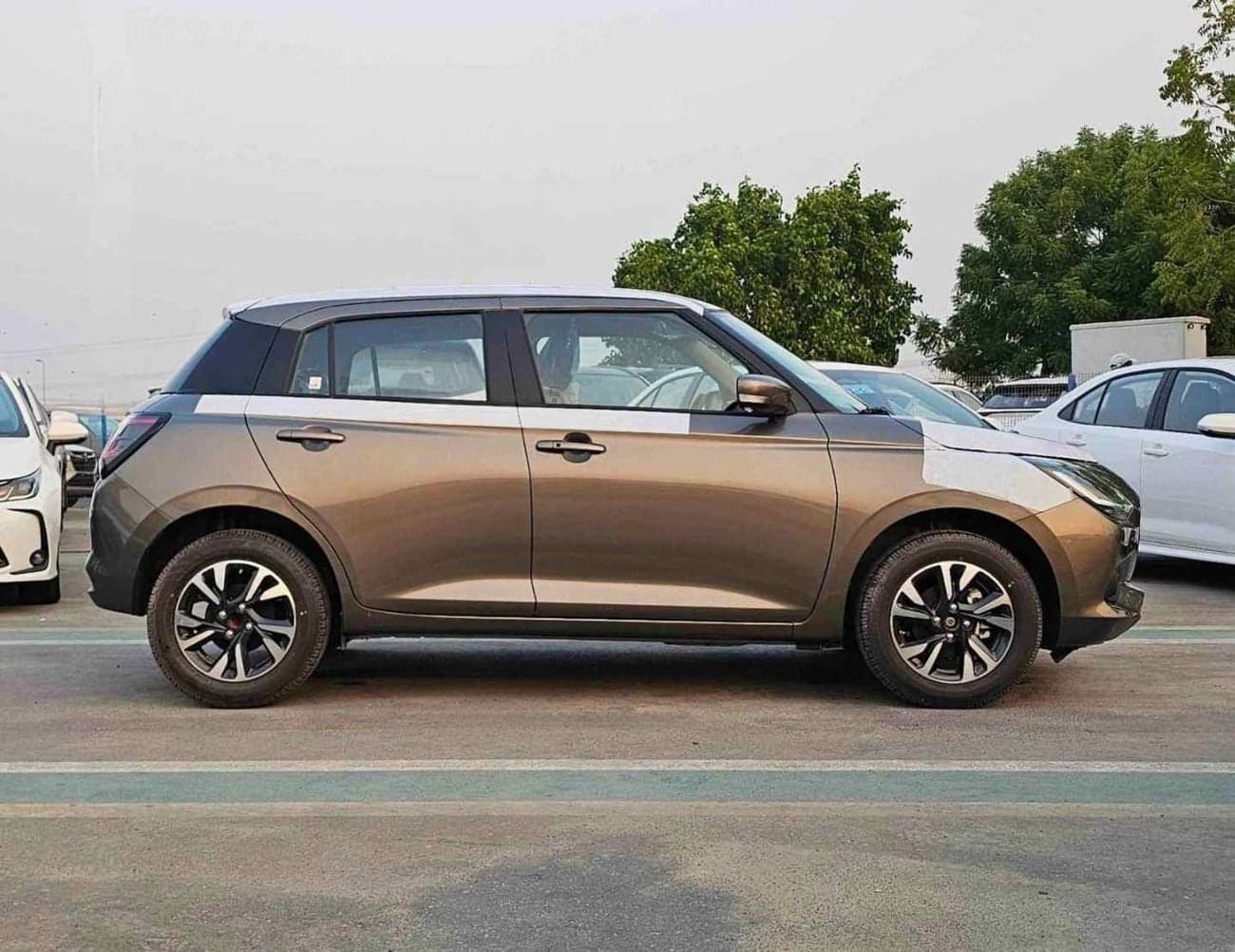 2026 Suzuki Swift GLX thumbnail 2