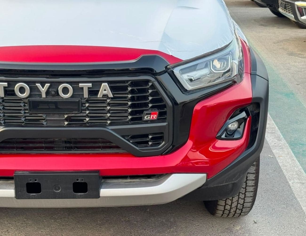 2026 Toyota Hilux GR SPORT thumbnail 6