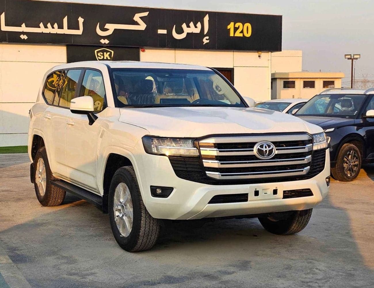 2026 Toyota Land Cruiser GXR thumbnail 3
