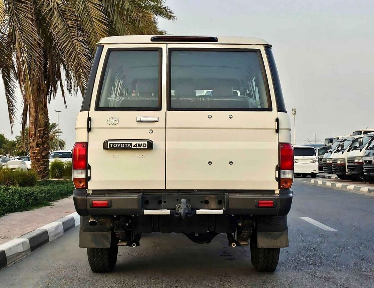 2026 Toyota Land Cruiser 70 LC 78 HARDTOP 4.0L MT thumbnail 6