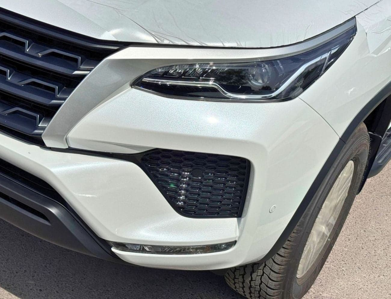 2026 Toyota Fortuner EXR thumbnail 5