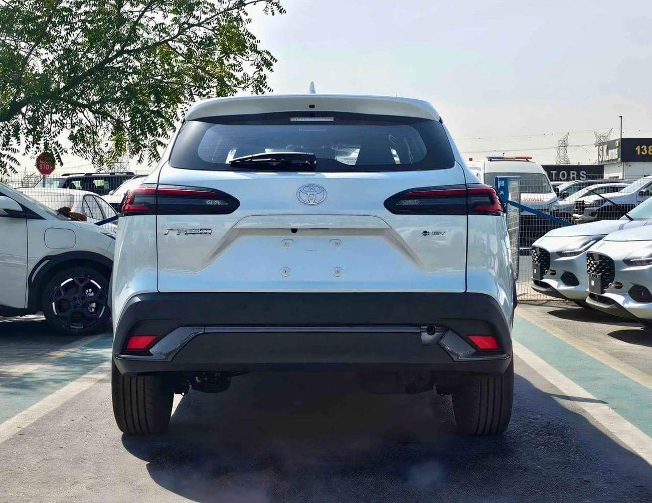 2026 Toyota Frontlander Luxury thumbnail 4