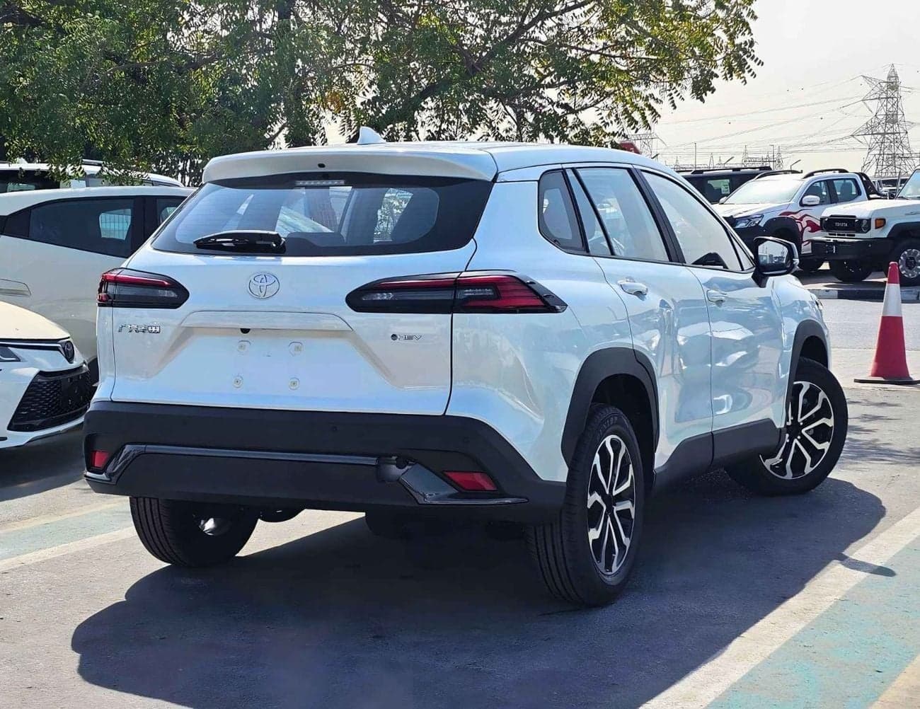 2026 Toyota Frontlander Luxury thumbnail 5