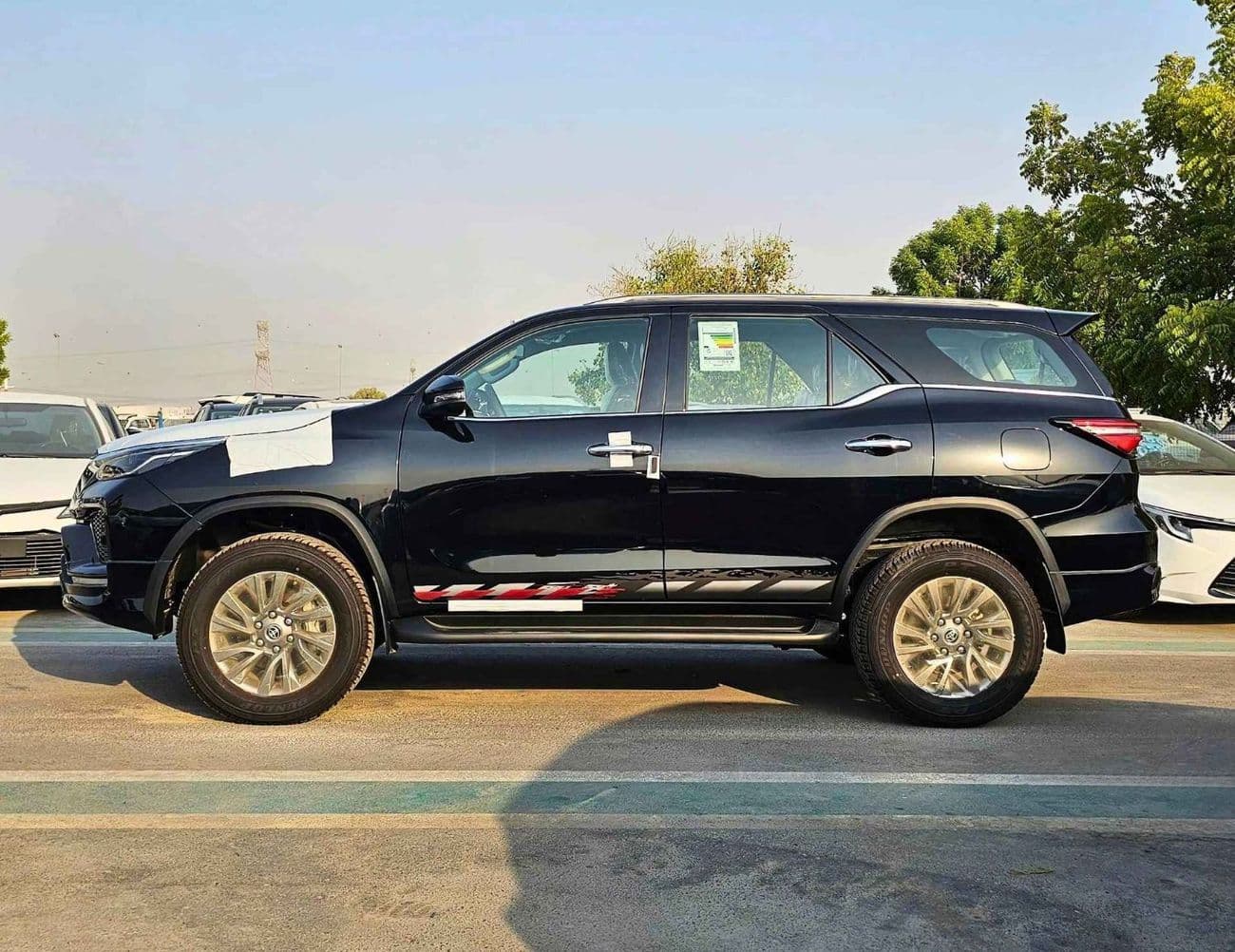 2025 Toyota Fortuner VXR thumbnail 4
